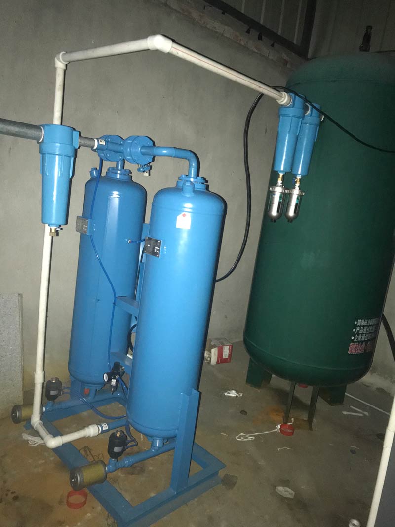 那我們在選擇吸附式干燥機的時候要怎么選擇呢？